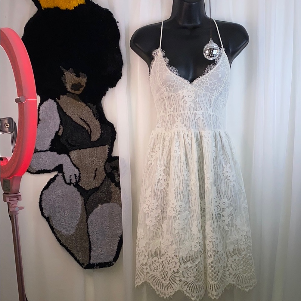 White Spaghetti Strap Sweetheart Midi Dress - Picture 3 of 13